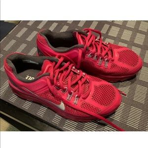 Womens AirMax 2014 raspberry color size 6.5